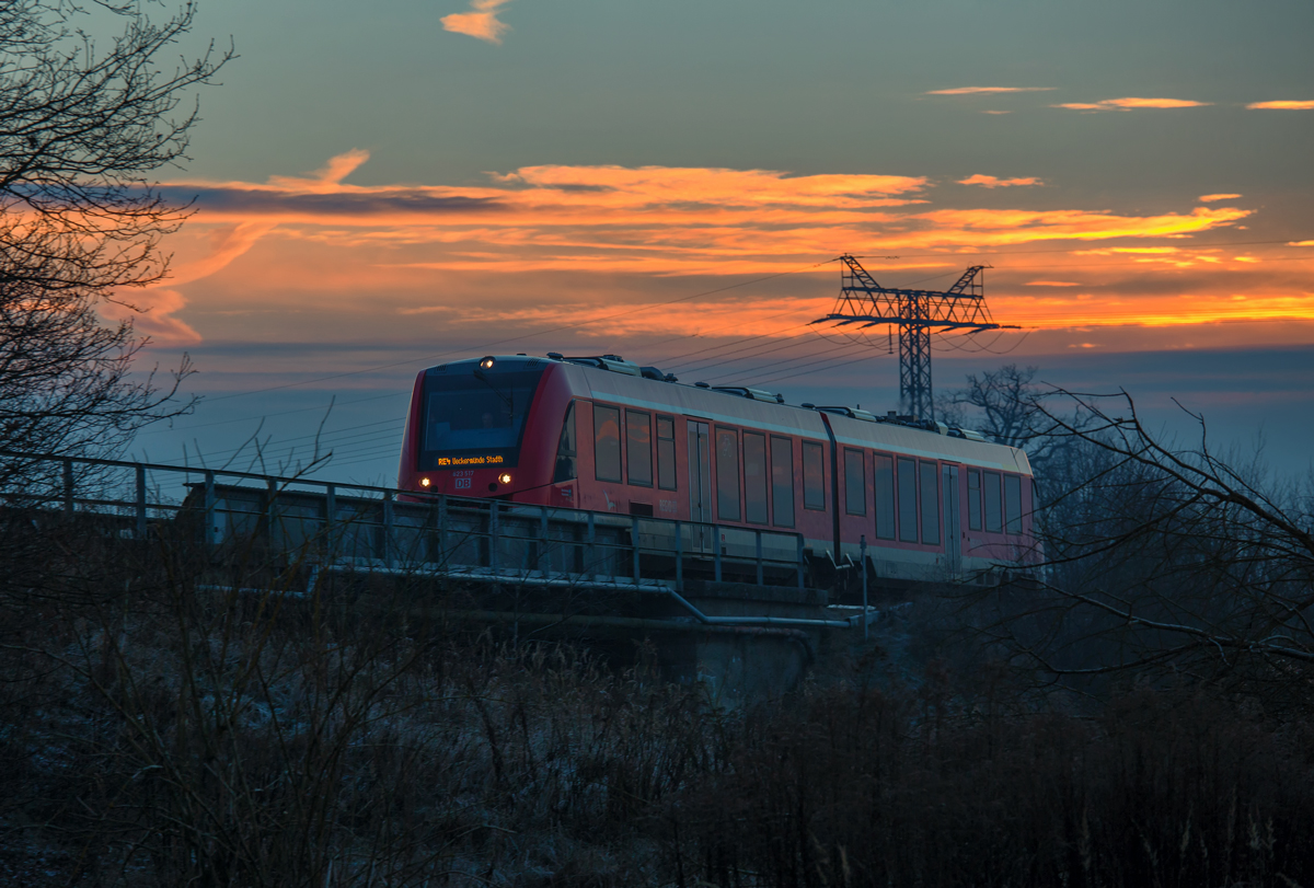 DB REGIO Lint 41 am frühen Abend auf der Ueckerbrücke. - 05.01.2016