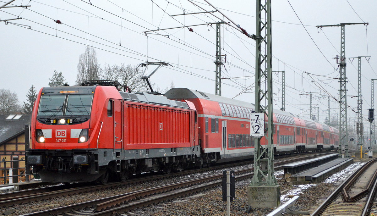 DB Regio Nordost mit  147 011  [NVR-Nummer: 91 80 6147 011-1 D-DB] mit dem RB14 Richtung Flughafen BER Terminal 1-2 am 05.01.21 Berlin Karlshorst.