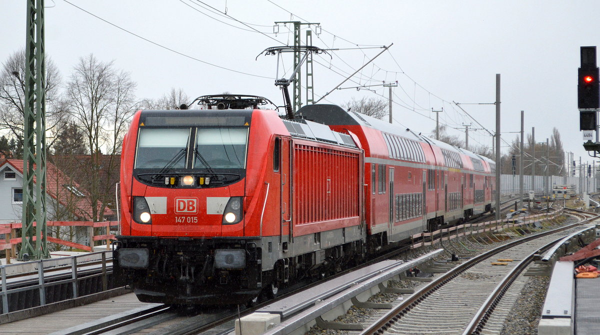 DB Regio Nordost mit  147 015  [NVR-Numer: 91 80 6147 015-2 D-DB] und dem RE3 nach Schwedt (Oder) am 15.03.21 Berlin-Karow.