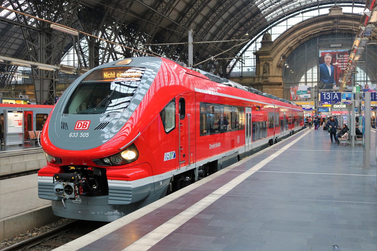 DB Regio PESA Link 633 005 am 02.02.19 in Frankfurt am Main Hbf als RB61