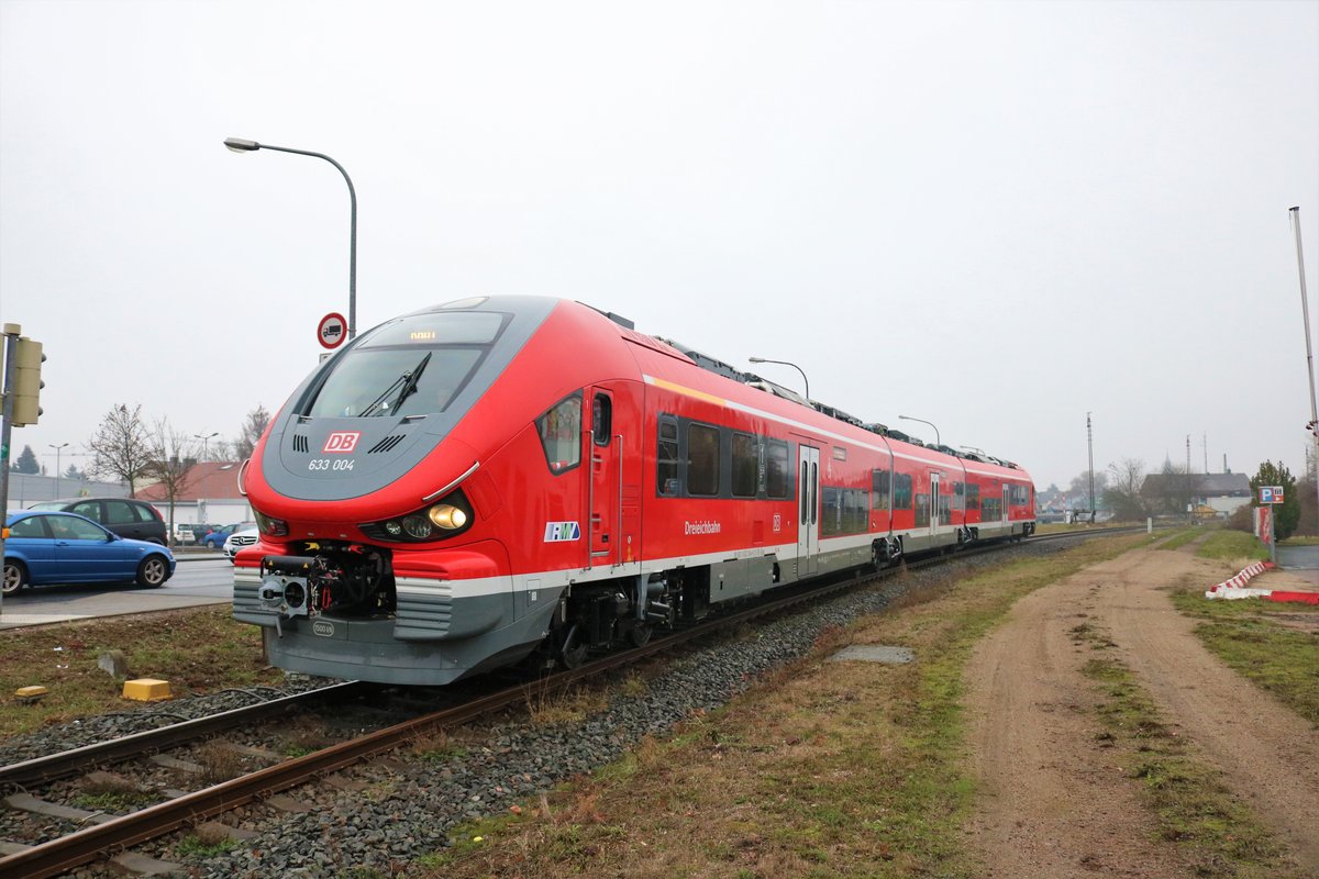DB Regio PESA Link 633 004 am 02.02.19 bei Dieburg am ersten Betriebstag mit Fahrgästen auf der RB61 der Dreieichbahn 