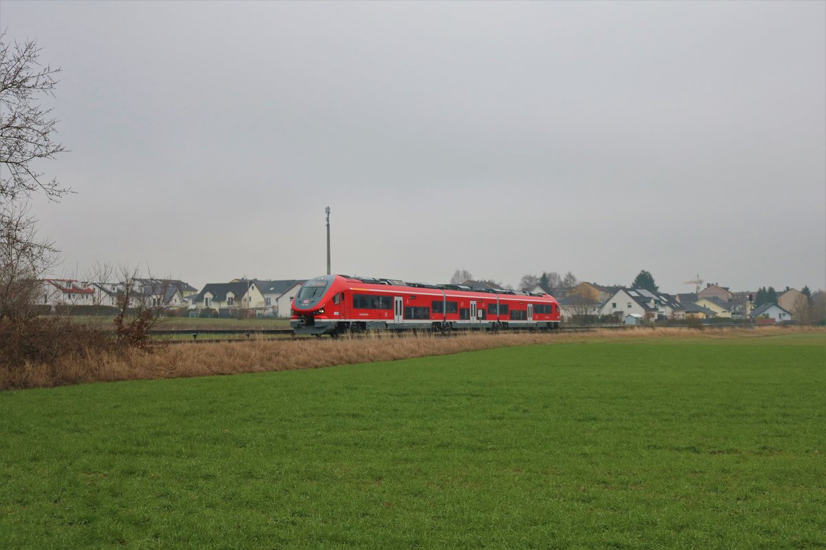 DB Regio PESA Link 633 004 am 02.02.19 bei Rödermark Urberach am ersten Betriebstag mit Fahrgästen auf der RB61 der Dreieichbahn 