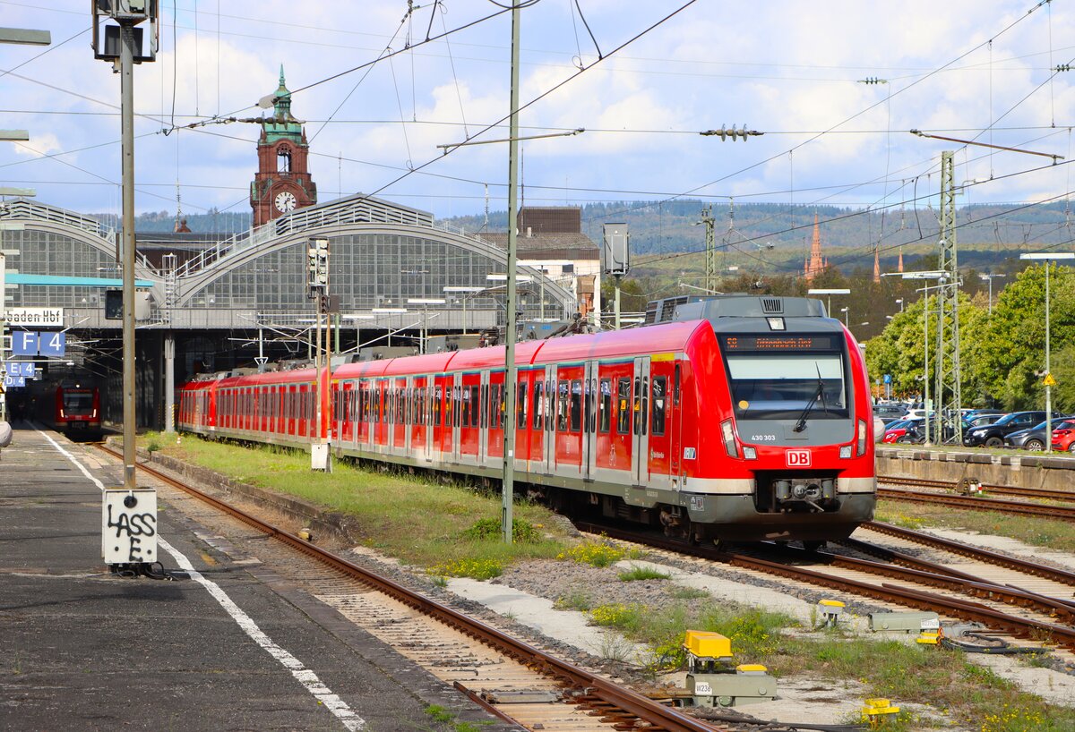 DB Regio S-Bahn Rhein Main 430 303 + 430 xxx am 10.10.26 in Wiesbaden Hbf 