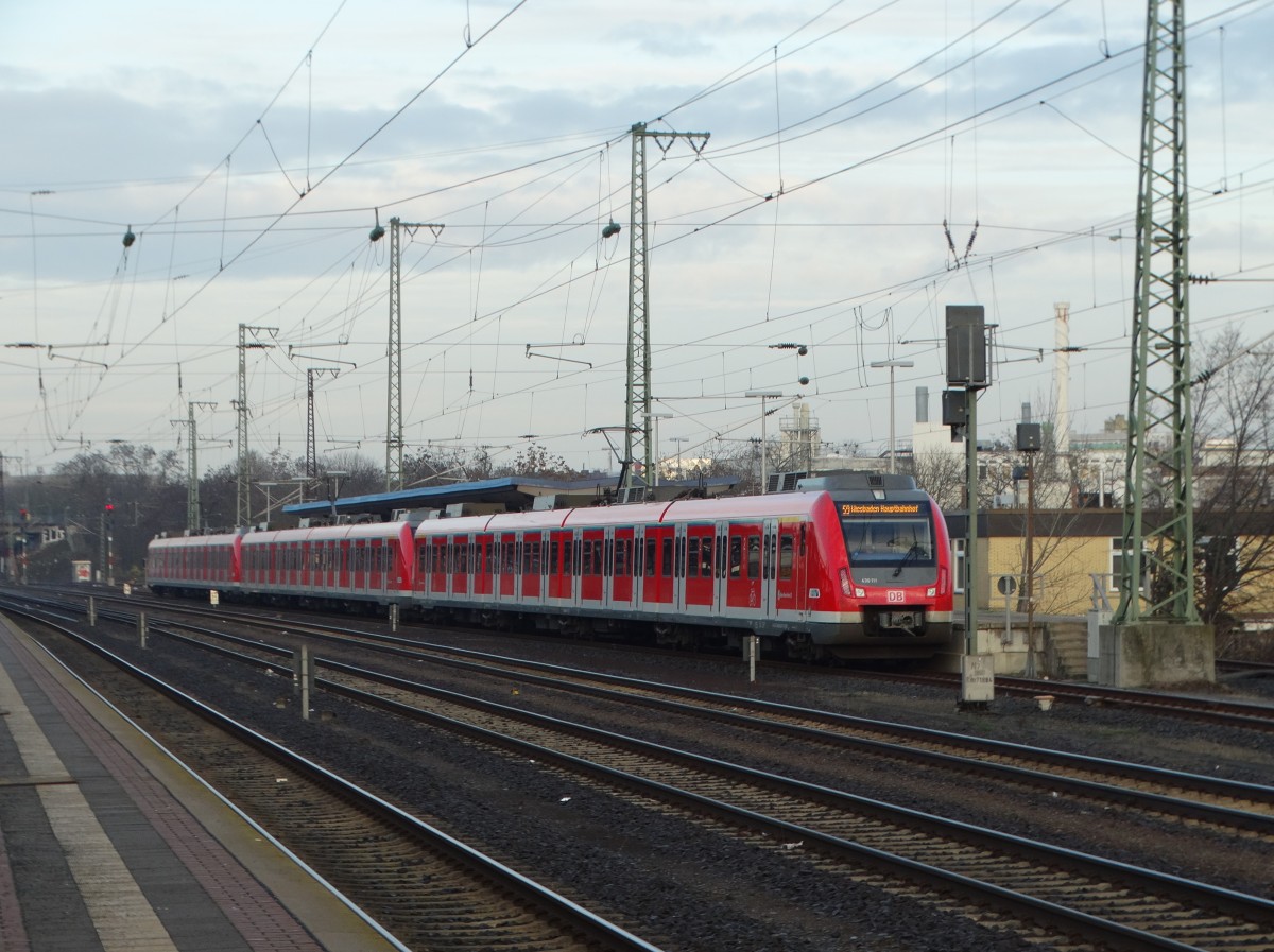 DB Regio S-Bahn Rhein Main 430 111+430 xxx+430 xxx am 07.12.15 in Hanau Hbf