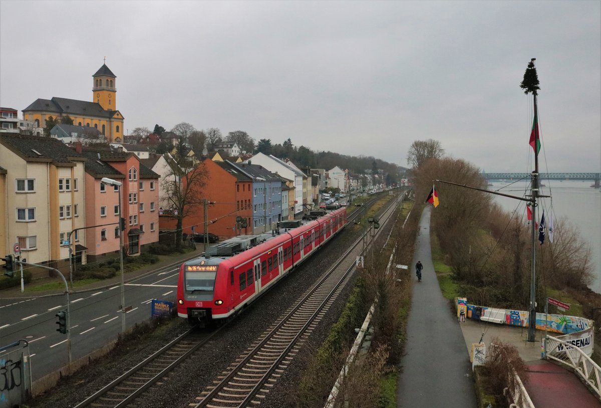DB Regio S-Bahn Rhein Neckar 425 517-0 am 23.01.21 in Mainz Weisenau von einer Brücke fotografiert 