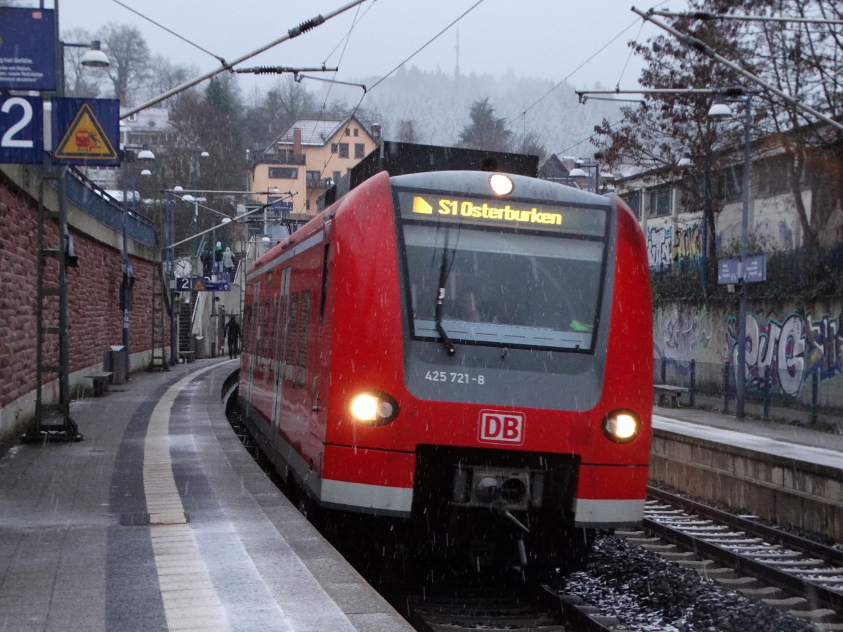 DB Regio S-Bahn Rhein Neckar 425 721-8 am 15.01.16 in Neckargemünd Altstadt