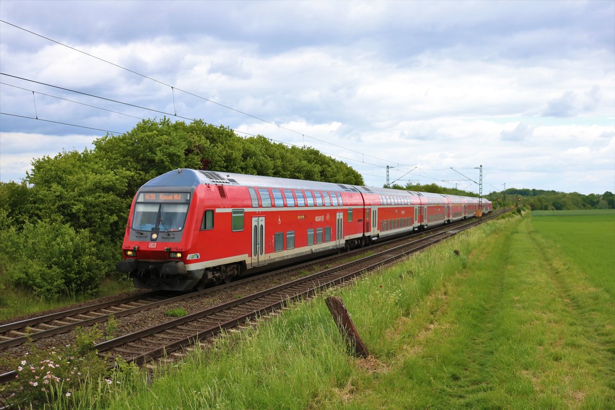 DB Regio Steuerwagen am 24.05.20 bei Nieder Mörlen als RE30