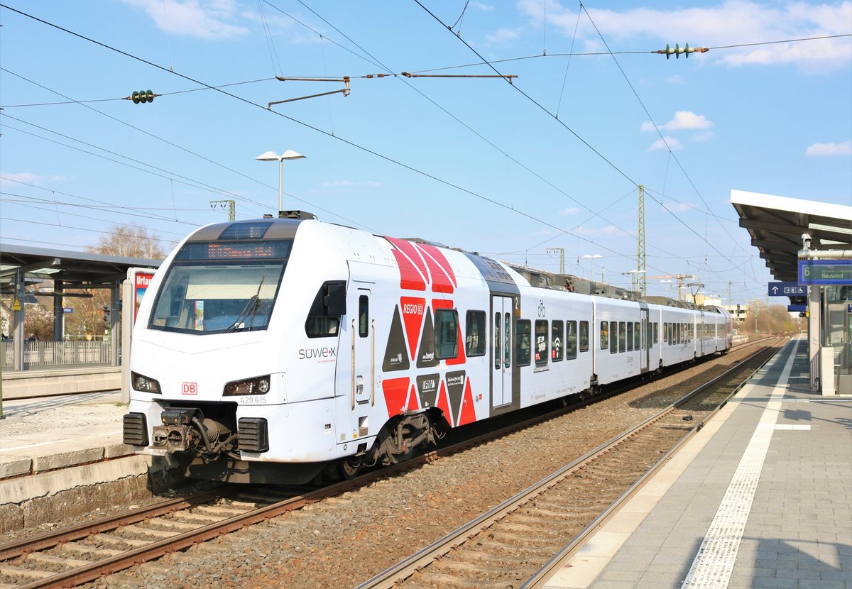 DB Regio Süwex Stadler Flirt3 429 615 am 30.03.19 in Frankfurt Höchst