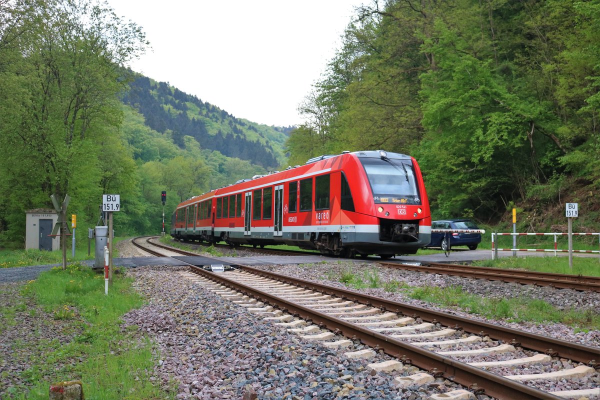 DB Regio Vareo Alstom Lint 81 (620 541) am 29.04.18 in Daufenbach Bahnhof auf der Eifelbahn