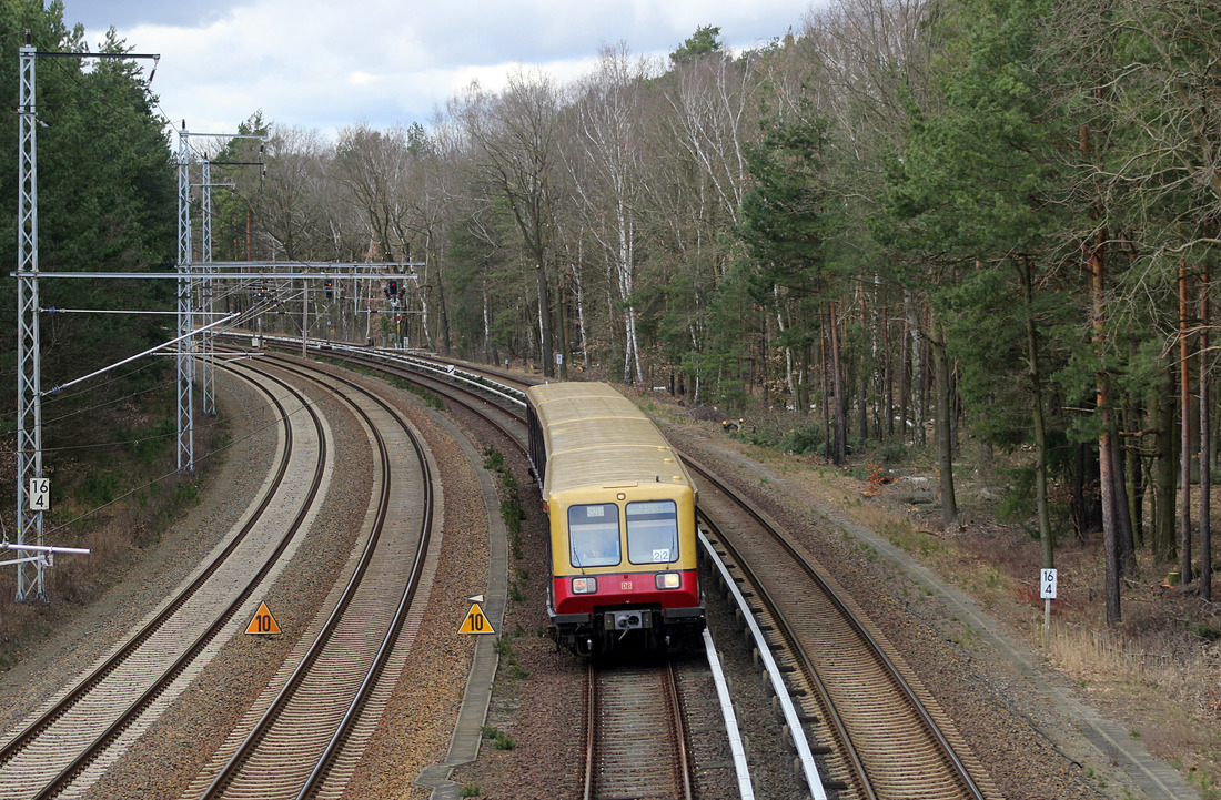 DB (S-Bahn Berlin) 485 xxx // Aufgenommen zwischen Berlin-Grünau und Eichwalde. // 18. März 2017
