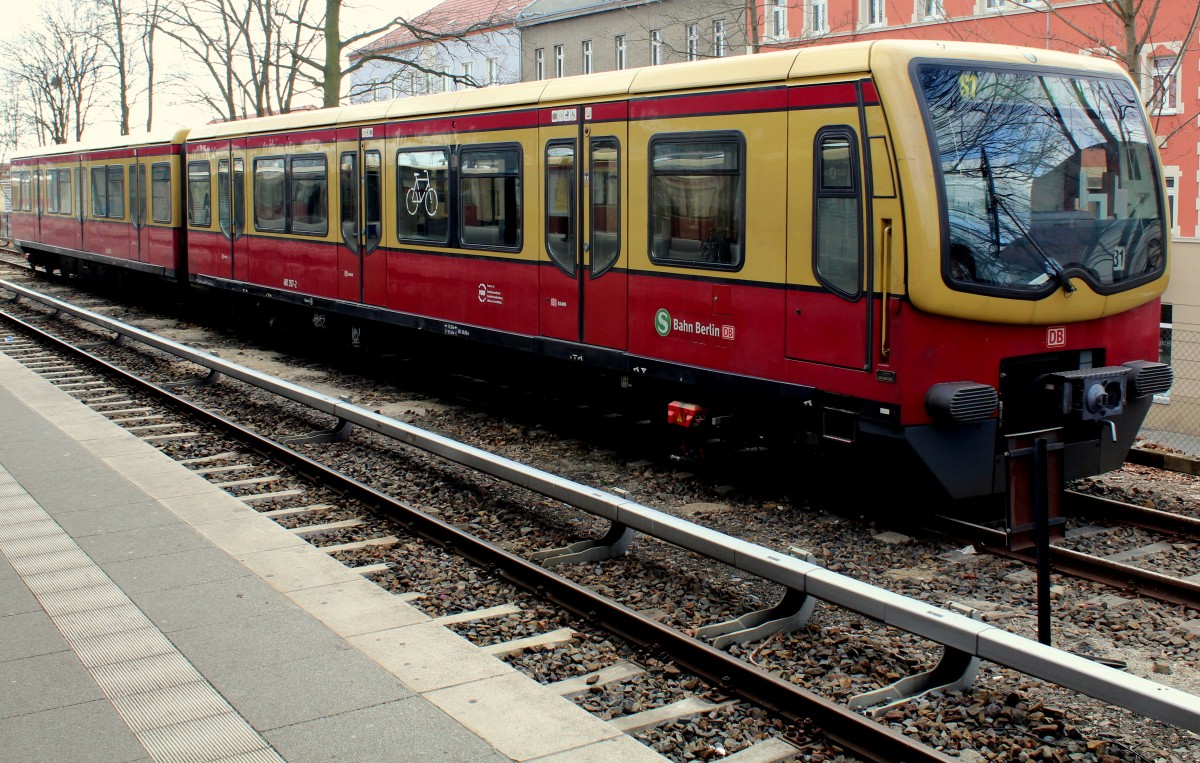DB S-Bahn Berlin BR 481/482 Viertelzug S-Bf Bahnhof Oranienburg am 28. Februar 2015.