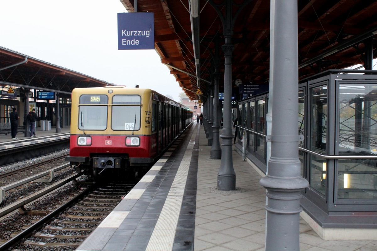 DB S-Bahn Berlin S45 (BR 485) Baumschulenweg am 16. Oktober 2014.