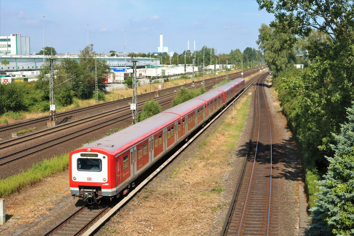 DB S-Bahn Hamburg 472 xxx Doppeltraktion am 17.07.19 in Hamburg von einer Brücke aus fotografiert 