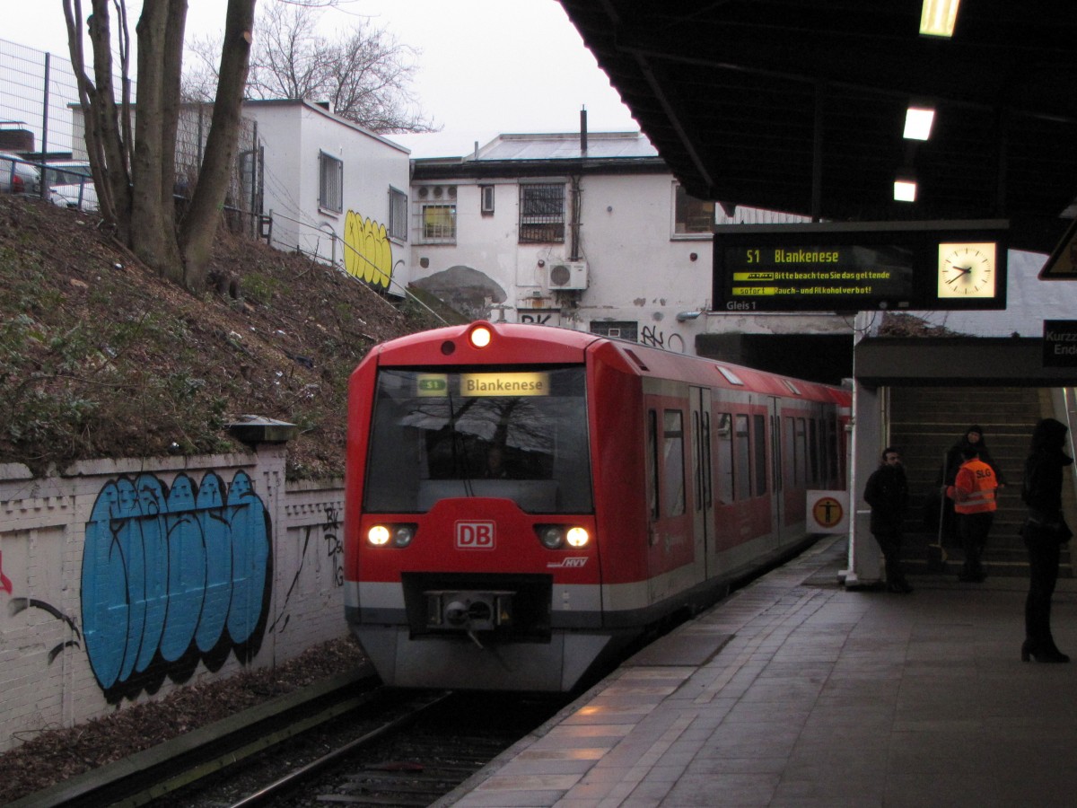 DB S-Bahn Hamburg 474 xxx als S 47202 (S1) (Airport - Blankenese), am S-Bahnhof Wandsbeker Chausee.