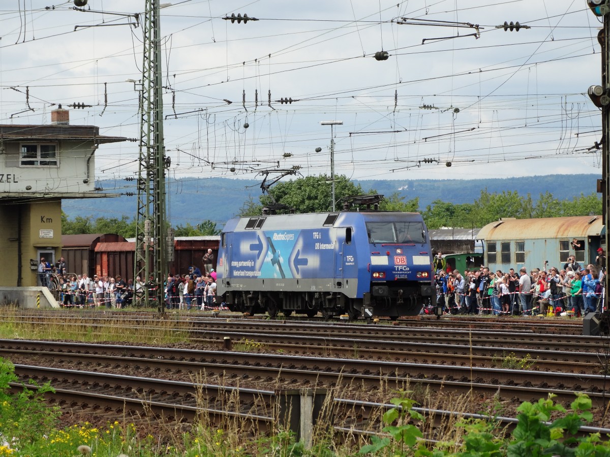 DB Schenker Rail 152 137-6 am 14.06.14 in Koblenz Lützel von einen Öffentlichen Fotopunkt aus Fotografiert