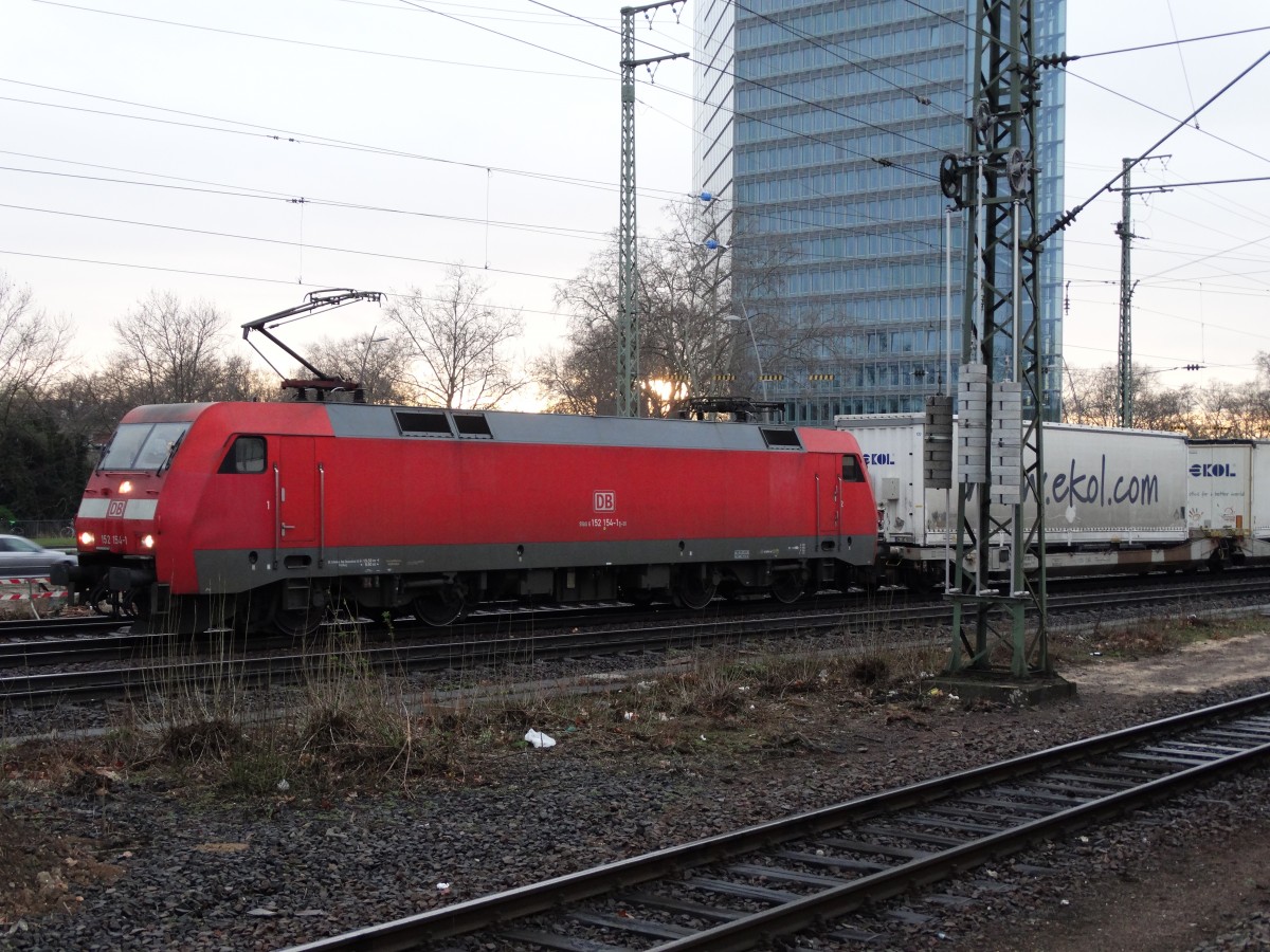 DB Schenker Rail 152 154-1 mit dem EKOL KLV am 28.03.15 in Mannheim Hbf