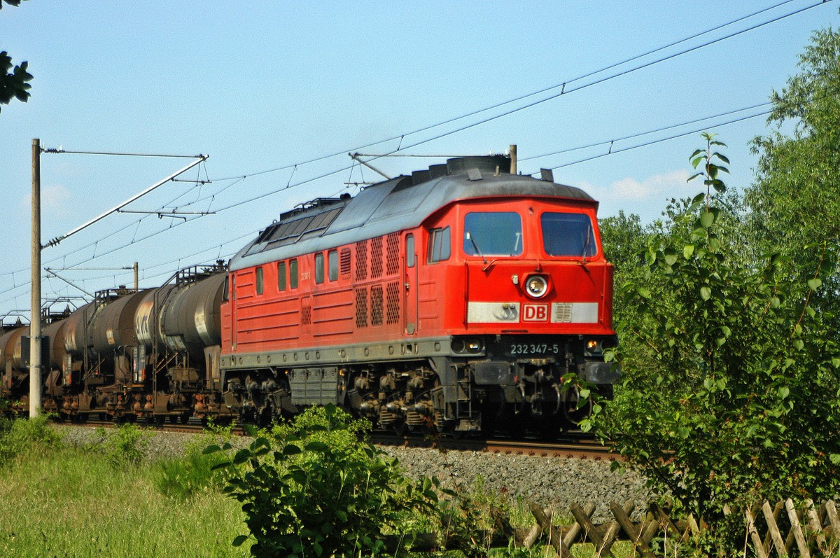 DB Schenker Rail 232 347 mit Schwefelzug von Barenburg nach Lingen (Hüde, 08.06.07).