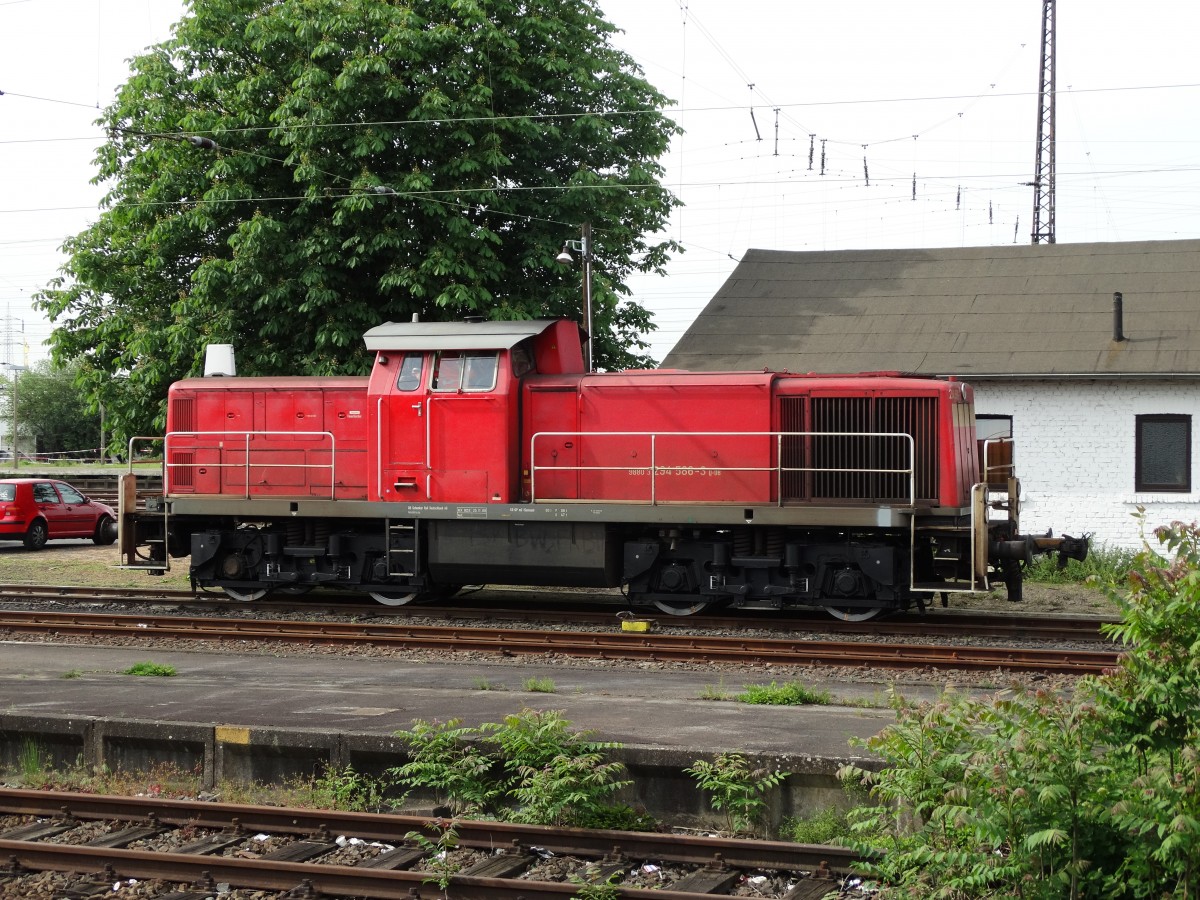 DB Schenker Rail 294 588-3 am 06.05.14 in Hanau Hbf vom  Bahnsteig aus Fotografiert