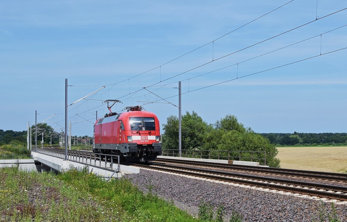 DB Systemtechnik 182 506 in Richtung Hannover (Wahnebergen, 18.07.17).