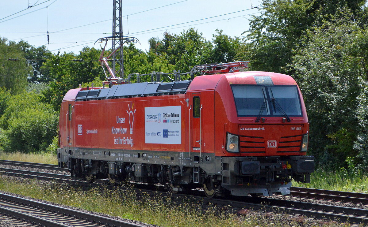 DB Systemtechnik, Minden (Westfalen) [D] mit  193 969  [NVR-Nummer: 91 80 6193 969-3 D-DB] am 18.07.22 Vorbeifahrt Bahnhof Dedensen Gümmer.