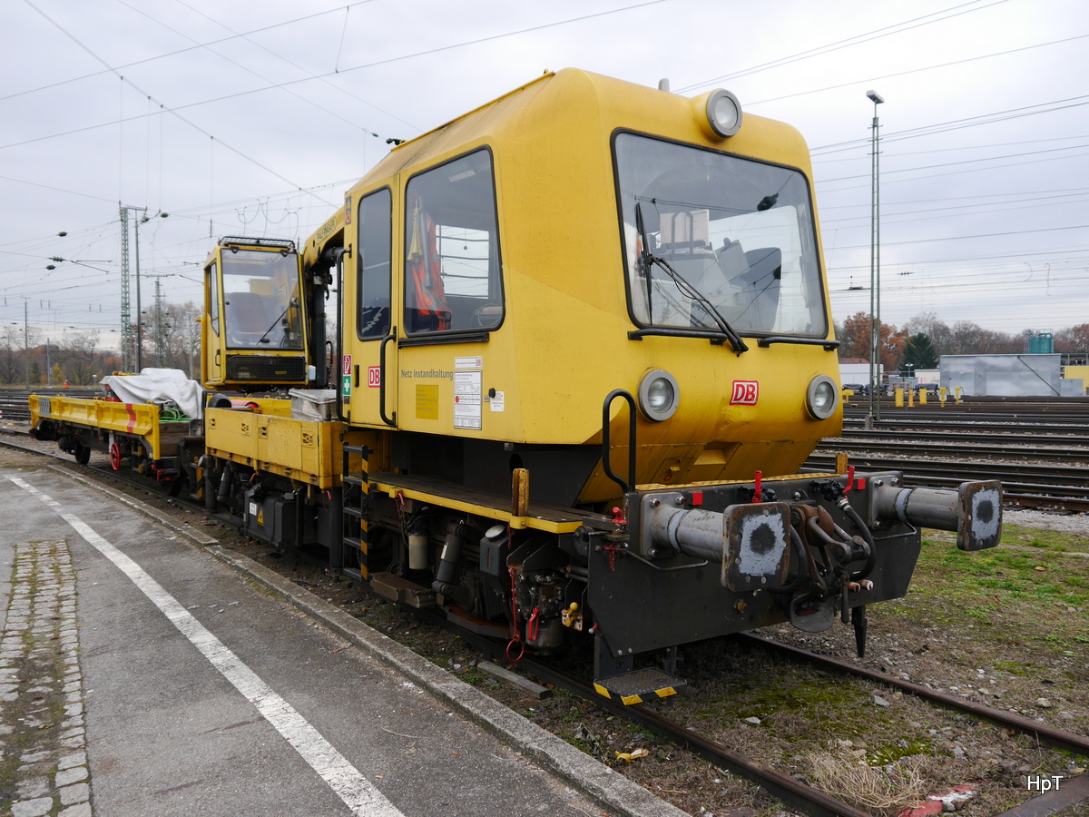 DB - Unterhaltsfahrzeug GAF 100 R.V  97 17 53 002 18-9 abgestellt im Basel Badischer Bahnhof am 23.11.2016