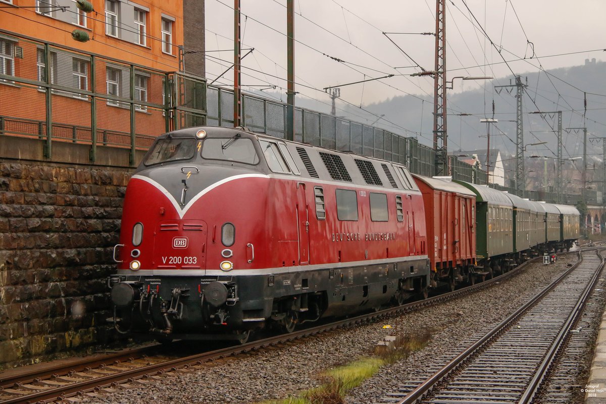 DB V200 033 bei der Einfahrt in Hagen Hbf, April 2018.