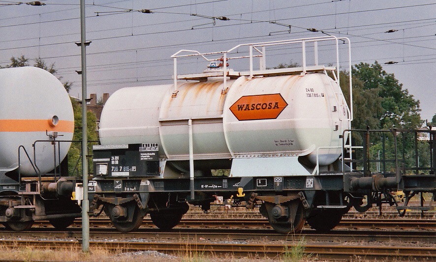 DB Wascosa Kesselwagen in Hameln, August 2002 (Hinweis: in www.rail-pictures.com Bild mit Weißabgleich)