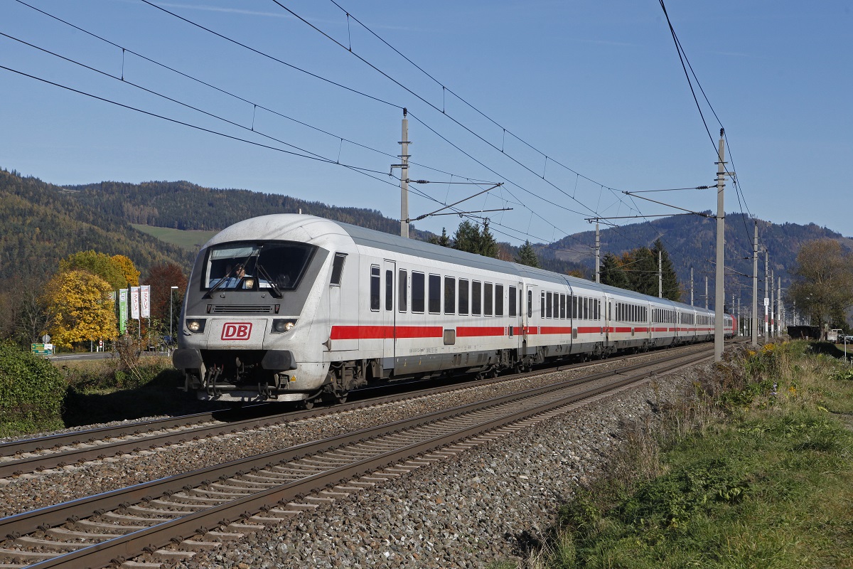 DB-Wendezug als EC216 bei Niklasdorf am 31.10.2016.