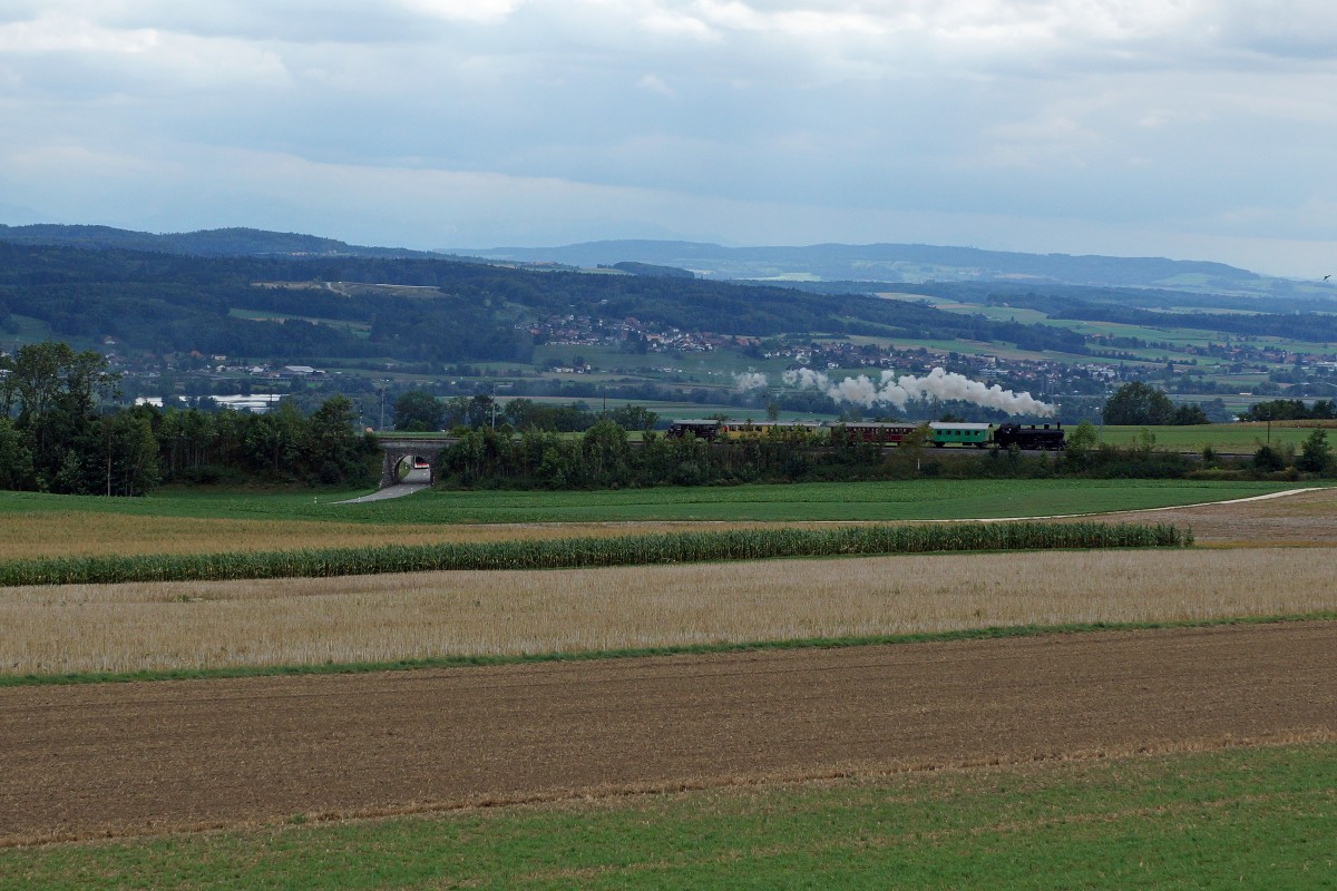 DBB: Sonderfahrt nach Oberdorf bei leider sehr trübem Wetter auf der von der Einstellung bedrohten ehemaligen SMB-Strecke mit der Eb 3/5 5810 (ehemals SBB) bei Lommiswil am 5. September 2015.
Foto: Walter Ruetsch