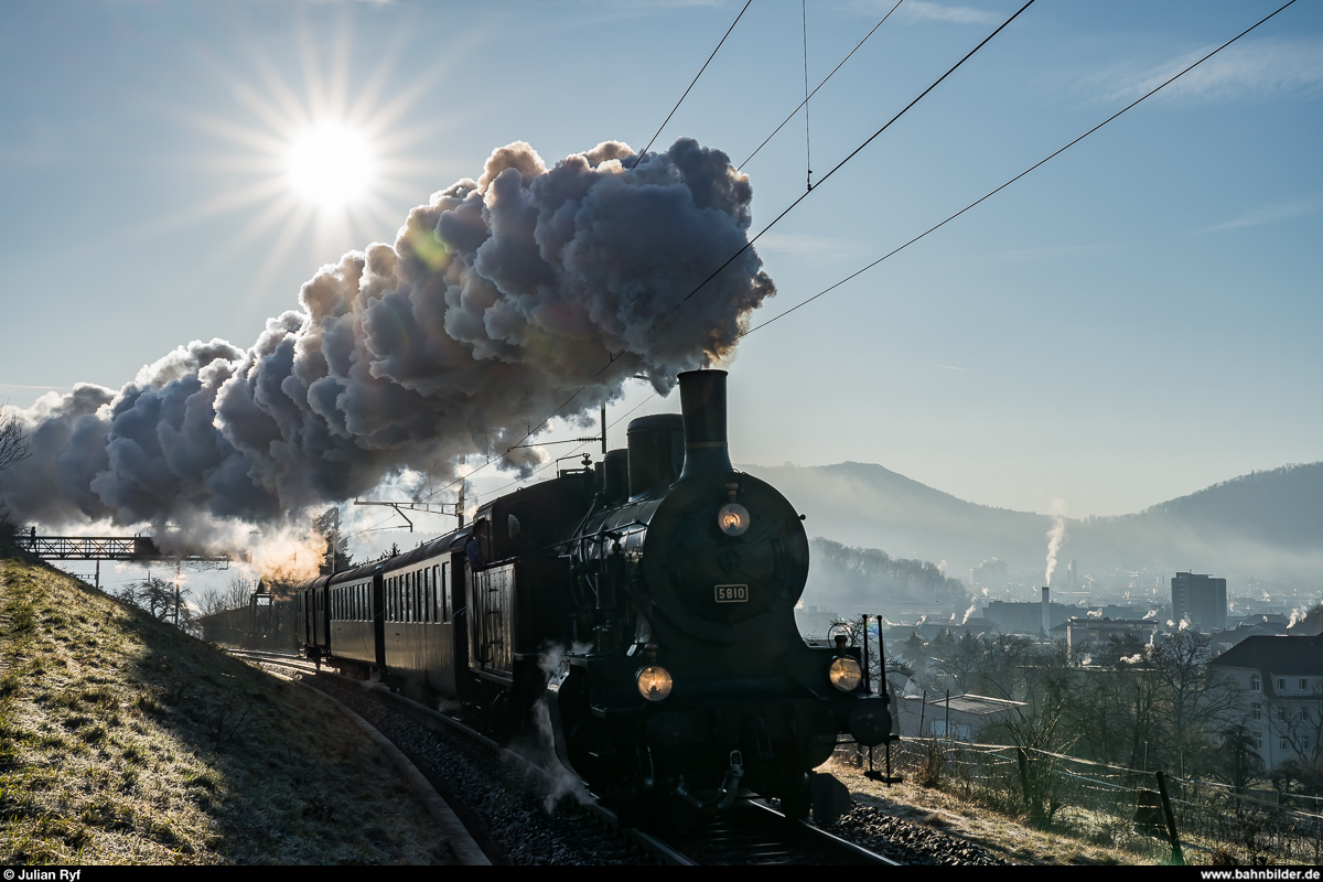 DBB Winterdampffahrt am 17. Februar 2019: Habersack Eb 3/5 5810 bei Trimbach auf dem Weg Richtung Hauenstein-Scheiteltunnel.