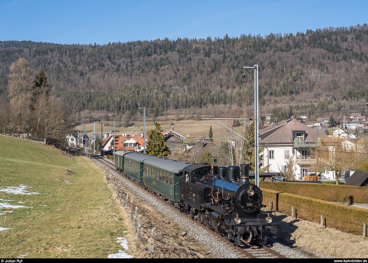 DBB Winterdampffahrt am 17. Februar 2019: Habersack Eb 3/5 5810 beim Verlassen von Sonceboz-Sombeval.
