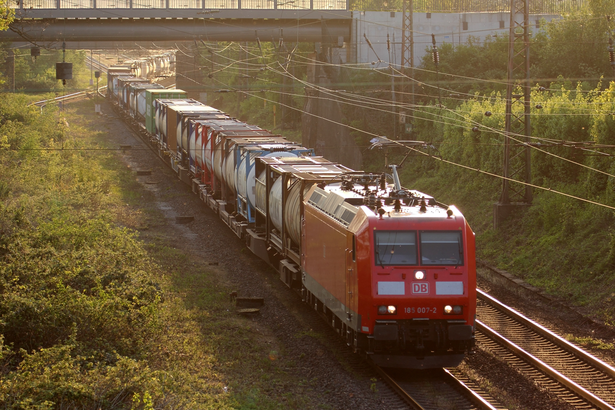 DBC 185 007-2 auf der Hamm-Osterfelder Strecke in Recklinghausen 27.4.2020