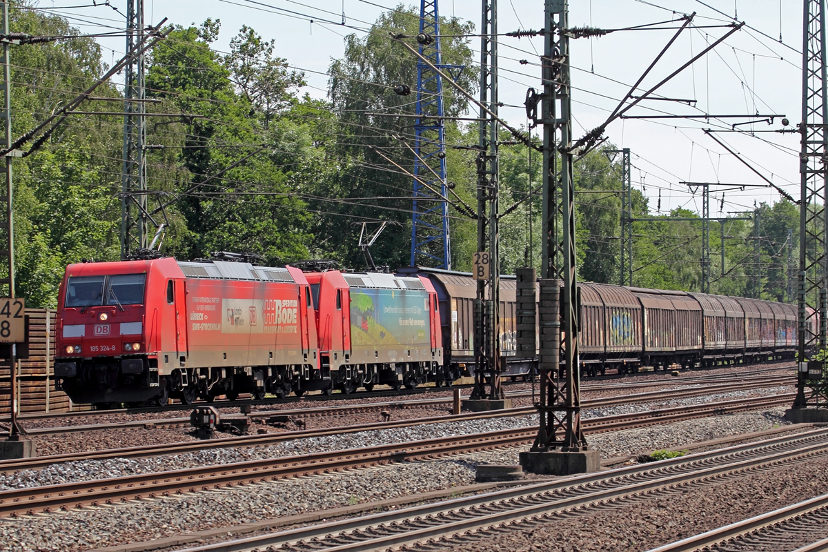 DBC 185 324-8 mit 185 401-7 in Hamburg-Harburg 17.6.2020 