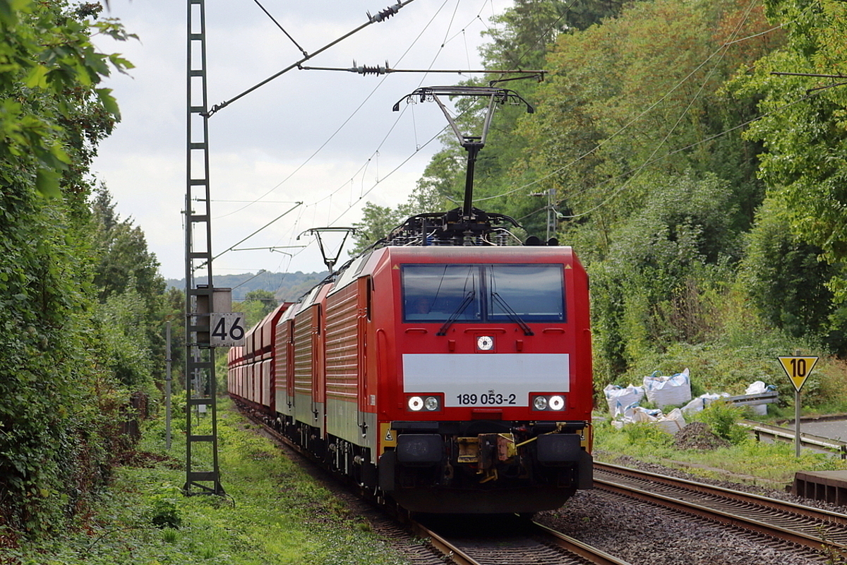 DBC 189 053-2,189 071-4 und 189 032-6 kommen mit einem leeren Erzzug durch Remagen-Rolandseck gefahren 31.8.2026