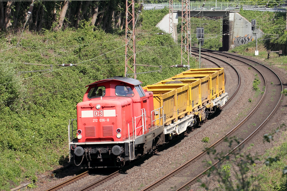 DBC 212 036-8 auf der Hamm-Osterfelder Strecke in Recklinghausen 7.5.2020