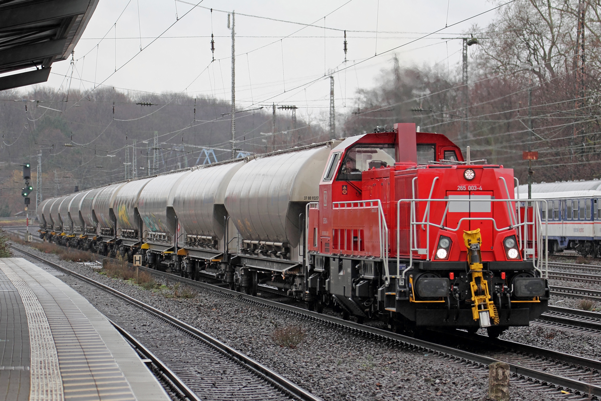 DBC 265 003-4 in Köln-West 6.2.2021