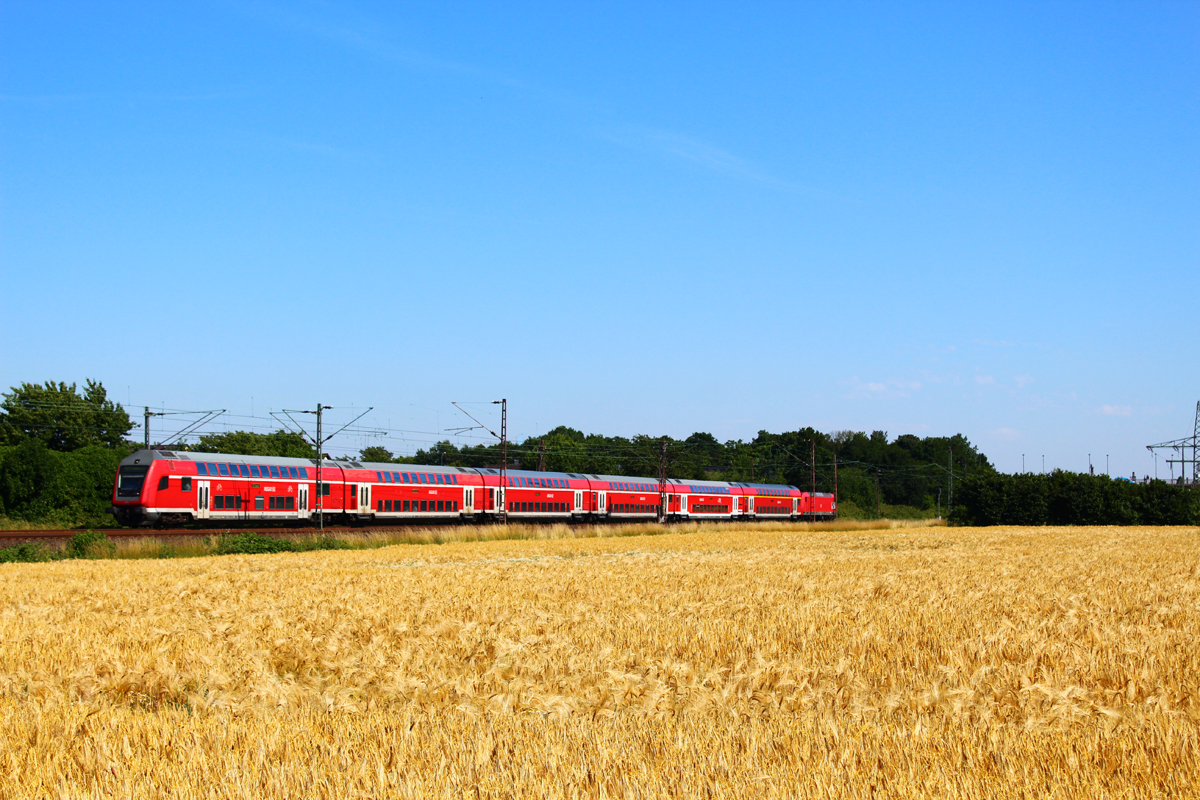 DBpbzfa 765 als RE 5 nach Emmerich am 01.07.2015 in Langenfeld