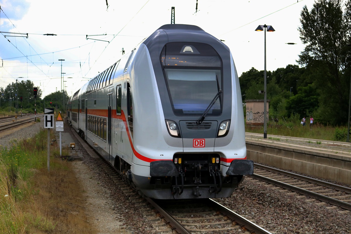 DBpbzfa mit BR 146.5 DB als IC 1949 (Linie 55) von Hannover Hbf nach Leipzig Hbf fährt in den Bahnhof Helmstedt ein. [14.7.2017 - 16:12 Uhr]