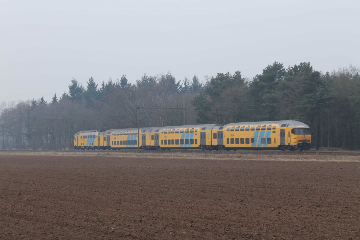 DD-AR 7850 mit Regionalzug 9668 Deurne-Nijmegen bei Deurne am 31-3-2013.
