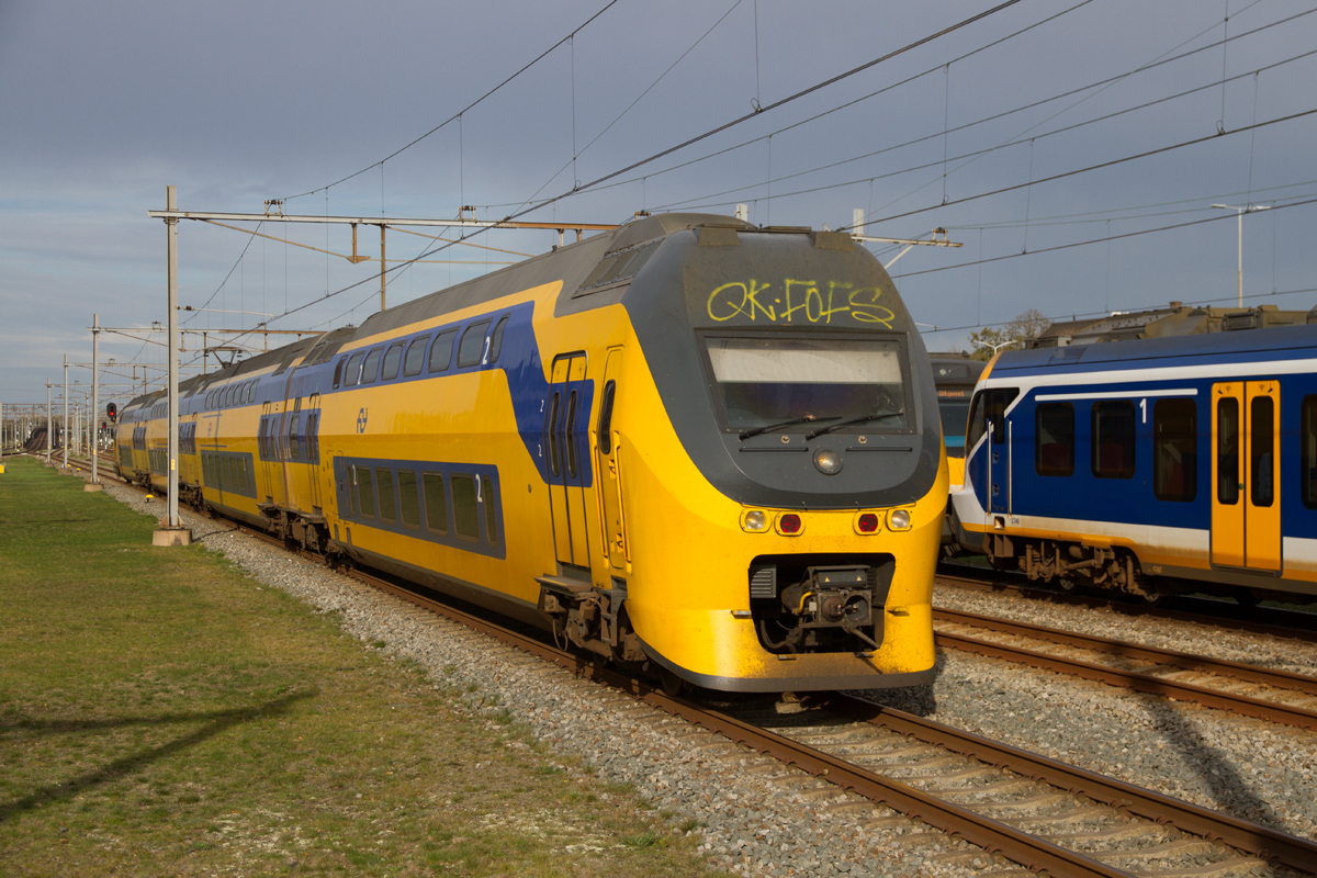 DD-IRM Triebzug bei der Ankunft in Zaandam als Intercity nach Nijmegen, am 03.11.2022.