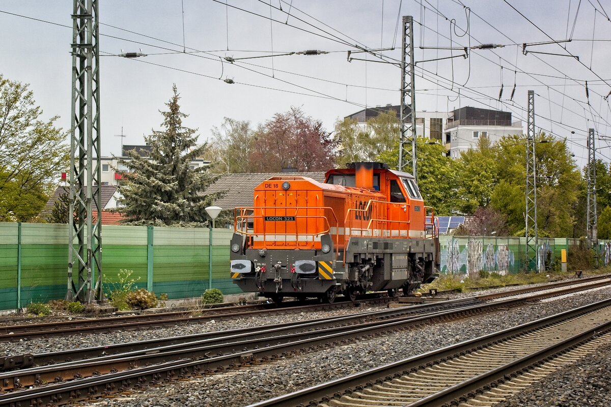 DE 18 Nr. 322 der LOCON abgestellt im Bahnhof Bönen (08.05.2021)