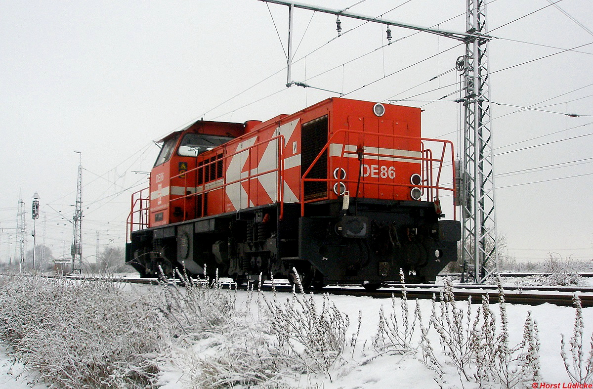 DE 86 der HGK am 17.12.2010 im Bahnhof Nievenheim
