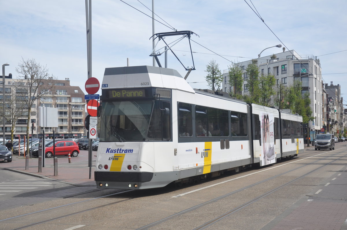 De Lijn BN 6023 aufgenommen 30.04.2017 am Grote Markt Blankenberge 