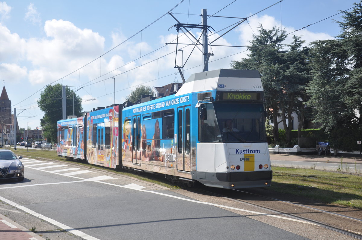De Lijn Kusttram 6000 aufgenommen 06.08.2016 am Elizabetlaan Knokke-Duinbergen 