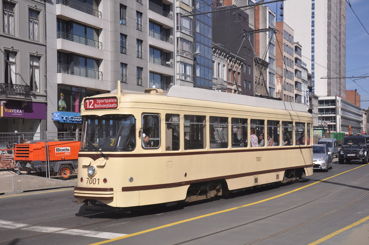 De Lijn PCC 7001 aufgenommen 10.09.2016 am Frankrijklei Antwerpen
