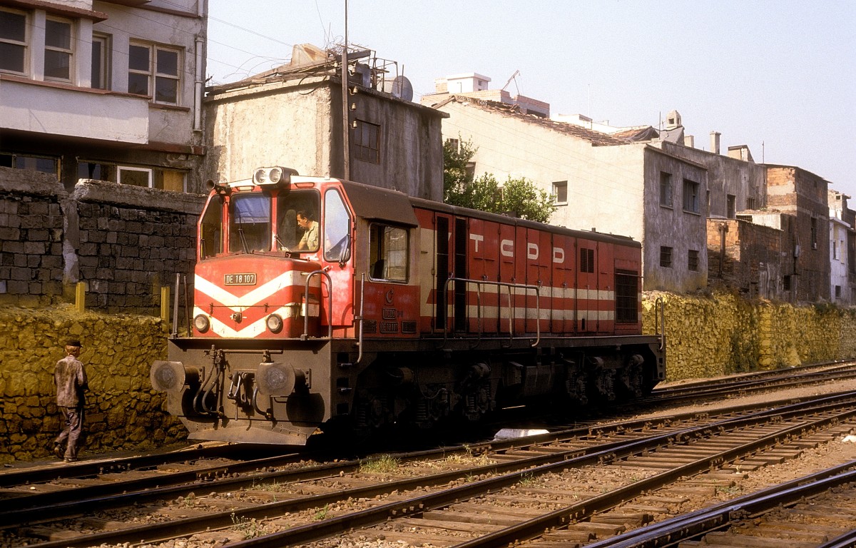 DE18 107  Izmir - Basmane  18.06.87