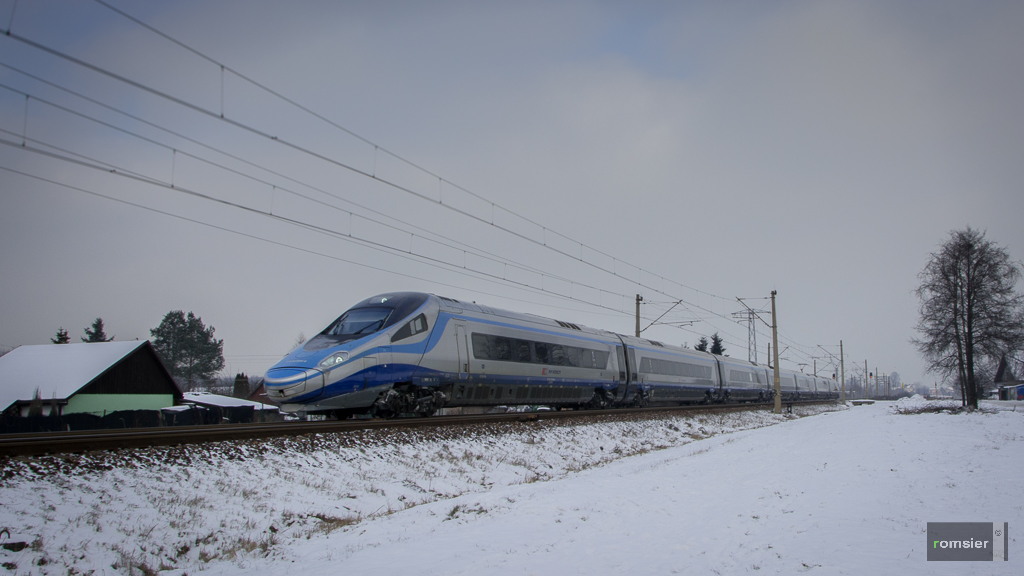 DE250-015 der PKP Intercity am 22.01.2016 in Tychy(Tichau).