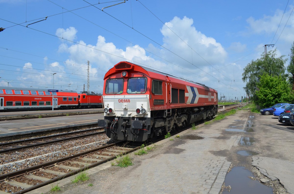DE668 266 068-6 der HGK steht in Großkorbetha 28.05.2013
