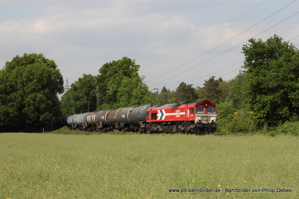 DE668 (H�fen und G�terverkehr K�ln AG) mit einem Kesselzug in Ratingen Lintorf, 22. Mai 2015