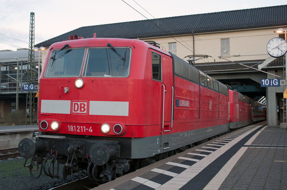 December 7th 2015. The end. Named locomotives 181 211  LORRAINE  and 181 213  SAAR  arrive at Darmstadt on the last Mondays only IC 2308 from Frankfurt to Saarbrüchen.